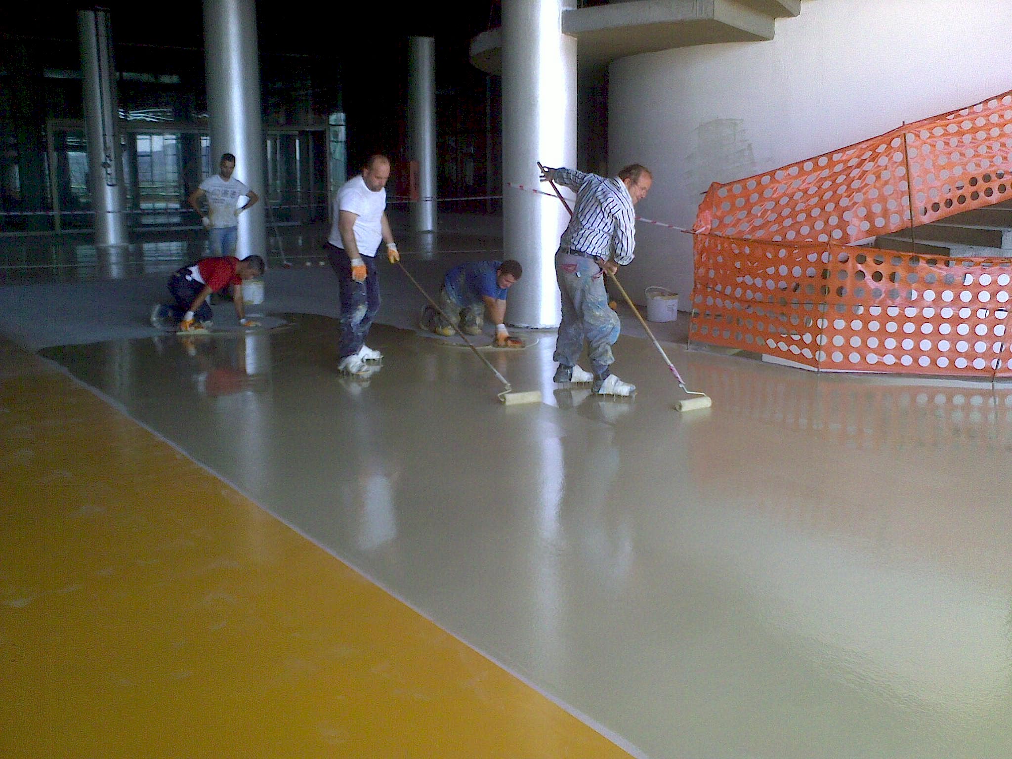 Epoksi Zemin Kaplama Uygulama Epoksi Zemin Kaplama Uygulama çalışmasından kare